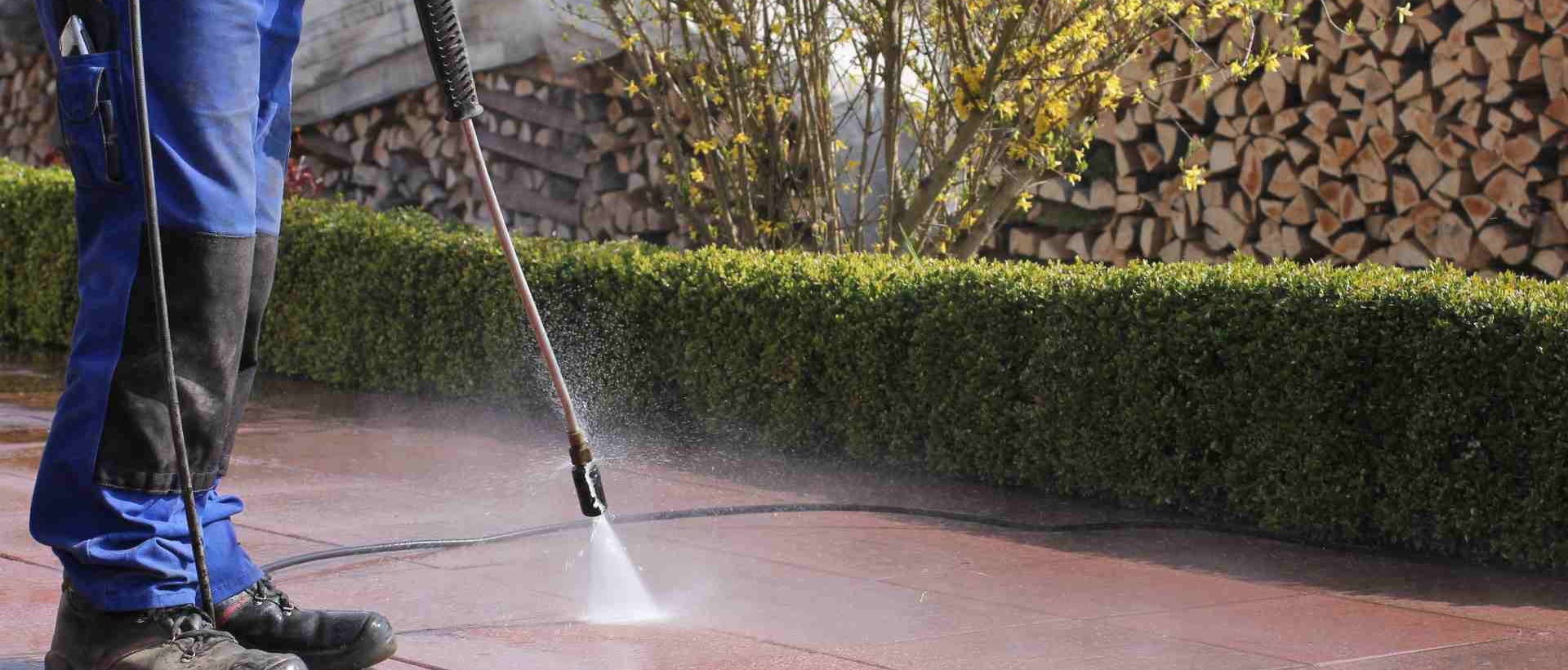 garden maintenance SW20